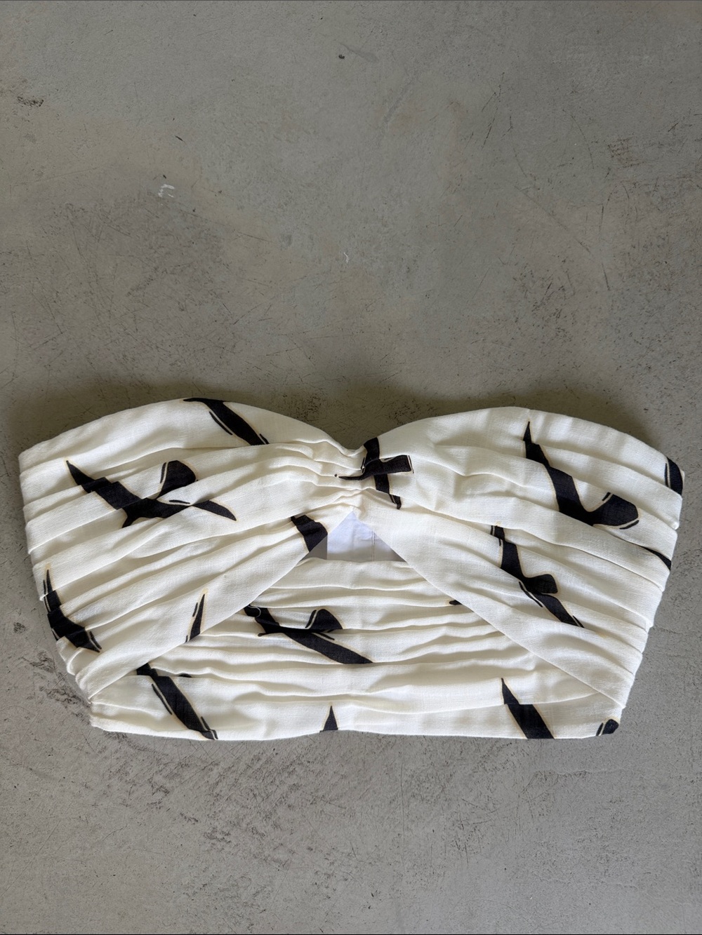 Cala De La Cruz Strapless Twist Bandeau Top with Black Abstract Print